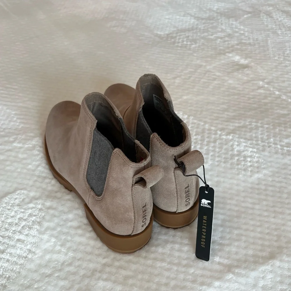 Waterproof Sorel Tan Suede Chelsea ankle booties
